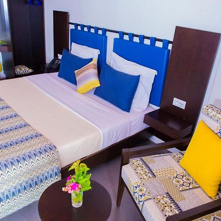 Dunia Hotel Ouagadougou Loumbila Экстерьер фото